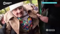 "Страшно под обстрелами". Как живут люди в прифронтовом Бахмуте  "Страшно под обстрелами". Как живут люди в прифронтовом Бахмуте