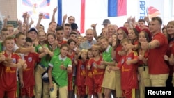 Владимир Путин во время визита в детский лагерь отдыха "Артек". Гурзуф, аннексированный Крым, 24 июня 2017 года.