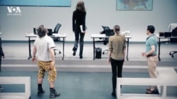 "Фабрика русских троллей" теперь на Бродвее: в США идет спектакль об Агентстве интернет-исследований "Фабрика русских троллей" теперь на Бродвее: в США идет спектакль об Агентстве интернет-исследований