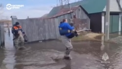 Два метра воды за сутки: в Курганской области продолжается наводнение Два метра воды за сутки: в Курганской области продолжается наводнение