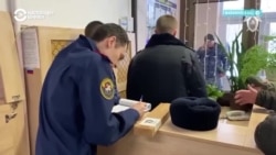 Перестрелка на уроке биологии: в Брянске восьмиклассница убила одноклассницу, ранила еще пятерых и покончила с собой Перестрелка на уроке биологии: в Брянске восьмиклассница убила одноклассницу, ранила еще пятерых и покончила с собой