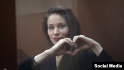 Антонина Фаворская – одна из четырех преследуемых по делу ФБК журналистов, признанных правозащитниками политзаключенными