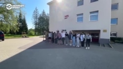 Школьников в Латвии учат стрелять и оказывать медпомощь: "Это очень нужно, особенно когда в Украине война" Школьников в Латвии учат стрелять и оказывать медпомощь: "Это очень нужно, особенно когда в Украине война"