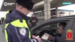 "Лучше уехать, чем так страдать на чужой земле". Мигранты уезжают из России после запрета на работу в такси в нескольких регионах "Лучше уехать, чем так страдать на чужой земле". Мигранты уезжают из России после запрета на работу в такси в нескольких регионах