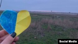 Фото активистки украинского движения сопротивления "Желтая Лента", Евпатория, Крым