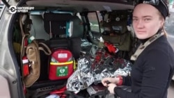 Чешская волонтерка Каролина учит украинских медиков спасать жизни на поле боя: история проекта "Феникс" Чешская волонтерка Каролина учит украинских медиков спасать жизни на поле боя: история проекта "Феникс"