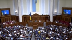 "Что у вас под столом стоит?" Взятки и незаконные выезды за границу. Как из-за коррупционных скандалов редеют ряды партии Зеленского "Что у вас под столом стоит?" Взятки и незаконные выезды за границу. Как из-за коррупционных скандалов редеют ряды партии Зеленского