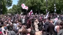 В Грузии парламент принял в первом чтении пакет законопроектов, ограничивающих права ЛГБТ: что в нем? В Грузии парламент принял в первом чтении пакет законопроектов, ограничивающих права ЛГБТ: что в нем?