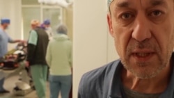 "У нее был раздроблен таз". Мать и младенец умерли после обстрела роддома в Мариуполе, врачи рассказали, как пытались их спасти "У нее был раздроблен таз". Мать и младенец умерли после обстрела роддома в Мариуполе, врачи рассказали, как пытались их спасти