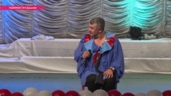 Мадонне помогли таджикские поклонники Мадонне помогли таджикские поклонники