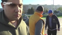 "Я подумал, ракета, что ракета прилетела": рассказы жителей дома в Ейске, на который упал истребитель "Я подумал, ракета, что ракета прилетела": рассказы жителей дома в Ейске, на который упал истребитель