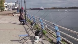 Как из Херсона вывозят жителей, а россияне строят укрепления на берегу Днепра Как из Херсона вывозят жителей, а россияне строят укрепления на берегу Днепра