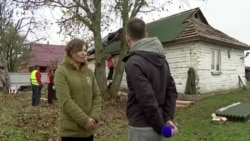 "До нас в помещении жить невозможно, после нас – можно". В Украине волонтеры помогают ремонтировать разрушенные войной дома к зиме  "До нас в помещении жить невозможно, после нас – можно". В Украине волонтеры помогают ремонтировать разрушенные войной дома к зиме