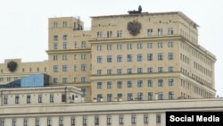 Ракетный комплекс "Панцирь" на крыше здания Минобороны России в Москве