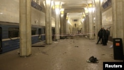 Станция метро "Октябрьская" после взрыва. Минск, Беларусь, 11 апреля 2011 года