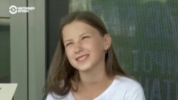 "Назад ходить нельзя, бить назад можно". Десятилетняя чемпионка мира по шашкам собирает деньги для ВСУ "Назад ходить нельзя, бить назад можно". Десятилетняя чемпионка мира по шашкам собирает деньги для ВСУ