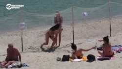На одесских пляжах люди продолжают купаться, несмотря на предупреждения о минах
