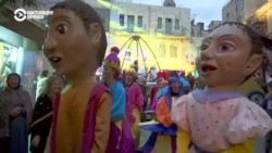 Как в разных странах отмечают Рождество в условиях новой волны коронавируса Как в разных странах отмечают Рождество в условиях новой волны коронавируса