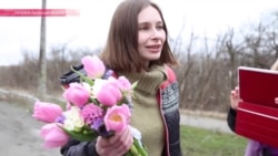 "Я отвыкла от нормальной жизни": "ЛНР" передала Украине журналистку Варфоломееву "Я отвыкла от нормальной жизни": "ЛНР" передала Украине журналистку Варфоломееву