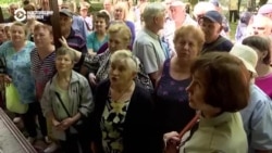 "Всем приходится рисковать. Мы ракетами не управляем". Как выплачивают пенсии в прифронтовой зоне Донбасса
 "Всем приходится рисковать. Мы ракетами не управляем". Как выплачивают пенсии в прифронтовой зоне Донбасса