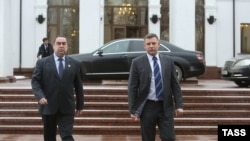 Игорь Плотницкий (слева) и Александр Захарченко в Минске 11 февраля