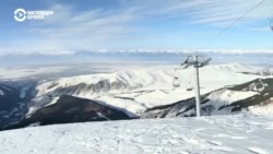 В кыргызстанском Караколе тренер учит детей кататься на лыжах и любить свою страну В кыргызстанском Караколе тренер учит детей кататься на лыжах и любить свою страну