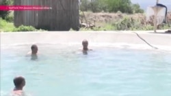 Бассейн на границе: "пустынный" стартап для туристов и дальнобойщиков Бассейн на границе: "пустынный" стартап для туристов и дальнобойщиков