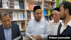 Рейд в одном из книжных магазинов Ташкента