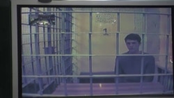 Суд отказалась отпустить из-под стражи четырех фигурантов дела о "массовых беспорядках" Суд отказалась отпустить из-под стражи четырех фигурантов дела о "массовых беспорядках"