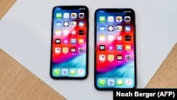 Устройства iPhone Xs Max и iPhone Xs
