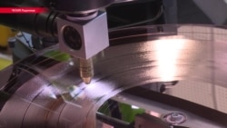 100 тысяч пластинок в день: в Чехии делают винил для музыкантов всего мира 100 тысяч пластинок в день: в Чехии делают винил для музыкантов всего мира