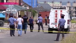 Взрыв у посольства Китая в Кыргызстане: свидетели рассказывают, как смертник протаранил ворота на автомобиле Взрыв у посольства Китая в Кыргызстане: свидетели рассказывают, как смертник протаранил ворота на автомобиле