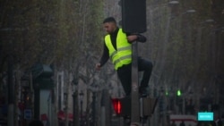 Месяц "желтых жилетов" во французских СМИ Месяц "желтых жилетов" во французских СМИ