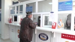 Падение рубля ударило по переводам таджикских трудовых мигрантов на родину Падение рубля ударило по переводам таджикских трудовых мигрантов на родину