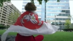 "У меня есть спальный мешок, и я останусь здесь. Требую отменить грант Лукашенко!" "У меня есть спальный мешок, и я останусь здесь. Требую отменить грант Лукашенко!"