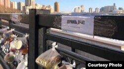 Пакеты для бездомных с едой и антисептиками, фото сообщества eto_astana_detka