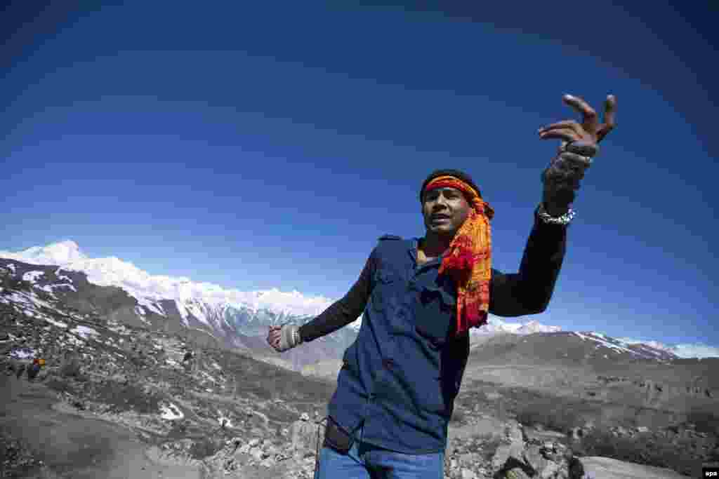 Из-за этого говорят, что Муктинатх - место единения пяти священных начал: воды, огня, земли, воздуха и неба 