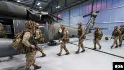 Британские войска на учениях в Дравско Поморски, Польша