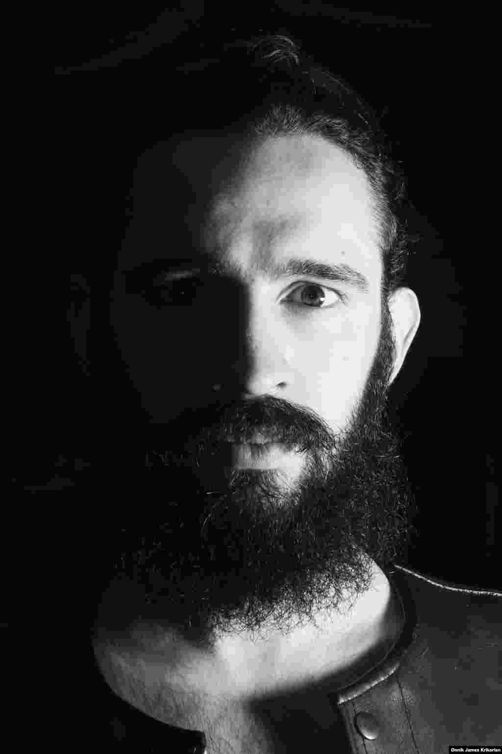 Байкеры всегда готовы прийти на помощь друг другу. Когда пропал дедушка Николоза Кобернидзе, члены Cross Riders всю ночь помогали в его поиске  