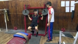 19-летний парень с ДЦП занимается армрестлингом и отремонтировал зал для людей с инвалидностью 19-летний парень с ДЦП занимается армрестлингом и отремонтировал зал для людей с инвалидностью