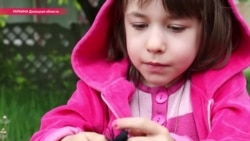 "На могилку ездили – она маме игрушку положила". Как живут дети войны из Авдеевки "На могилку ездили – она маме игрушку положила". Как живут дети войны из Авдеевки