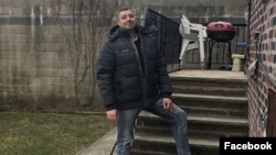 Алексей Мужецкий у своего дома в Нью-Йорке