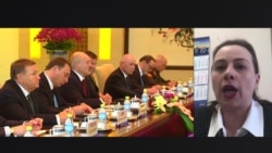 Анна Канопацкая: "Парадом он хочет не столько выразить благодарность ветеранам, сколько показать, какой он молодец" Анна Канопацкая: "Парадом он хочет не столько выразить благодарность ветеранам, сколько показать, какой он молодец"