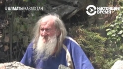 Пенсионер 30 лет строил замок по технологии "как в старину" Пенсионер 30 лет строил замок по технологии "как в старину"