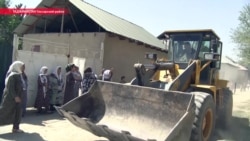 "Сказали: у вас 24 часа": в Таджикистане сносят дома рядом с аэродромом Айни "Сказали: у вас 24 часа": в Таджикистане сносят дома рядом с аэродромом Айни