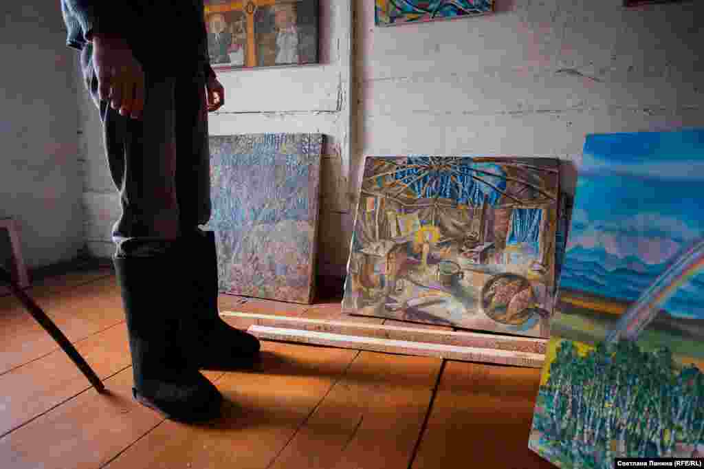 Скоро зима закончится, и художник-отшельник уйдет в лес – жить в шалаше, таком же, как изображен на этой его картине, еще дальше от людей