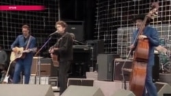 Критик Анна Наринская: Боб Дилан — это поэзия, у меня нет сомнений Критик Анна Наринская: Боб Дилан — это поэзия, у меня нет сомнений