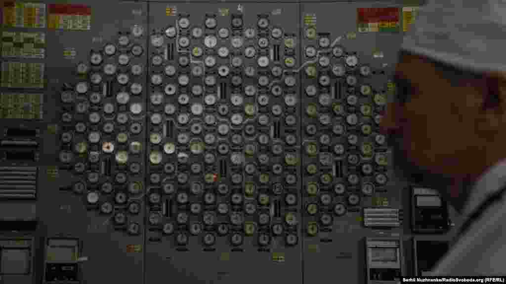 Сельсины – приборы, которые показывают глубину погружения стержней-поглотителей в активную зону. Одни из главных приборов для управляющего реактором