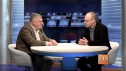 "Люди находят удовольствие в подчинении какой-то высшей силе – государству, лидеру, вождю, генсеку, императору" "Люди находят удовольствие в подчинении какой-то высшей силе – государству, лидеру, вождю, генсеку, императору"