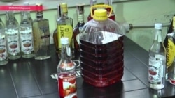 Смерть в наливайке: Украину накрыла волна смертей от поддельной водки Смерть в наливайке: Украину накрыла волна смертей от поддельной водки